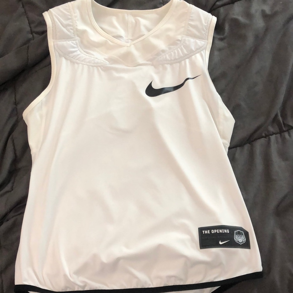 Nike cut off